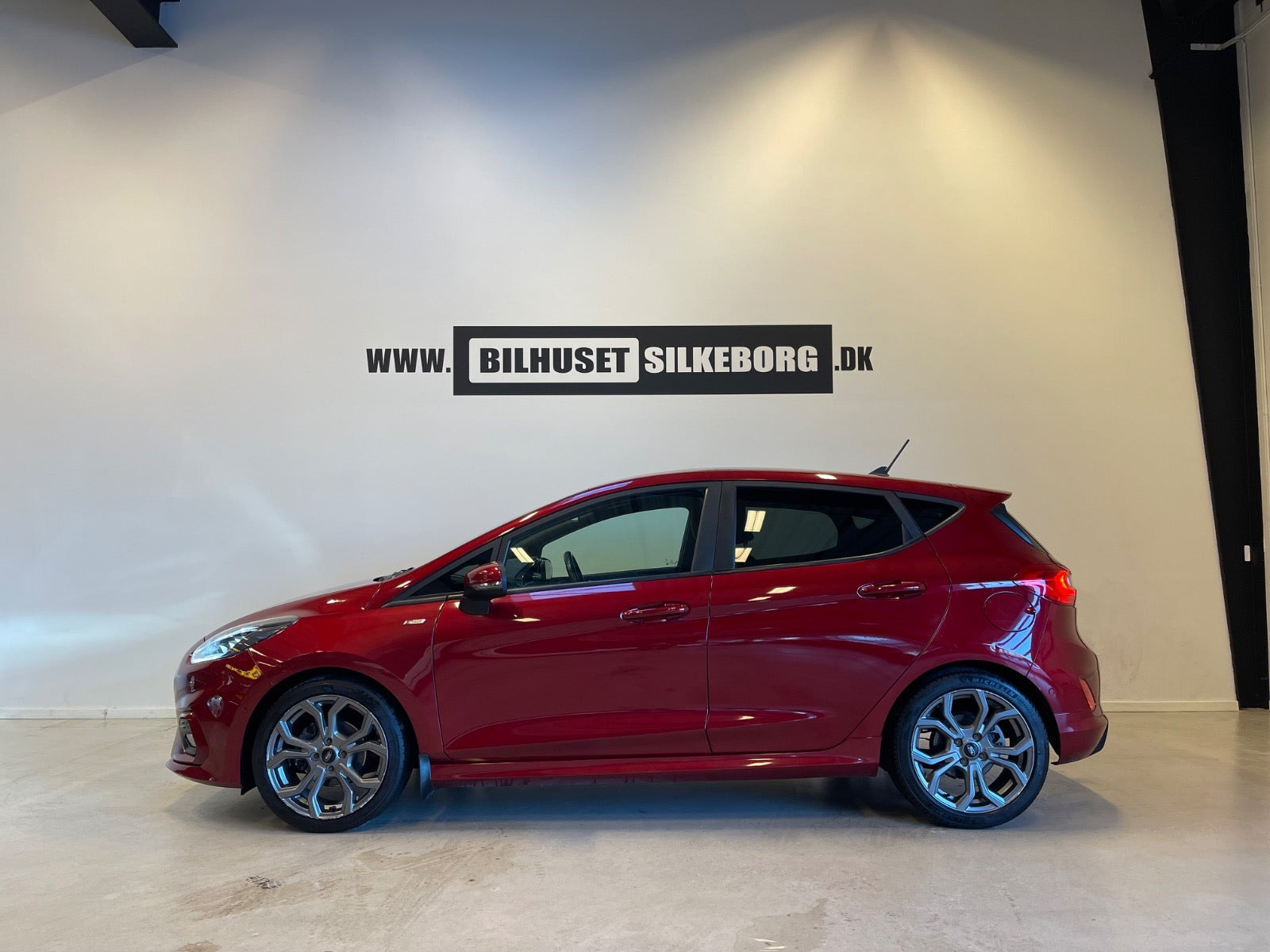 Blå Ford Fiesta fra 2021