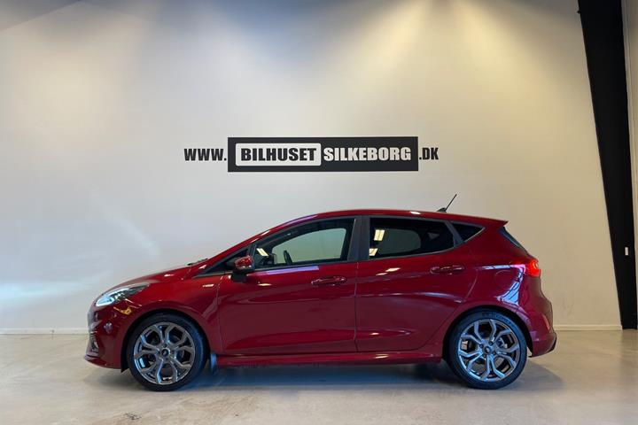 Blå Ford Fiesta fra 2021