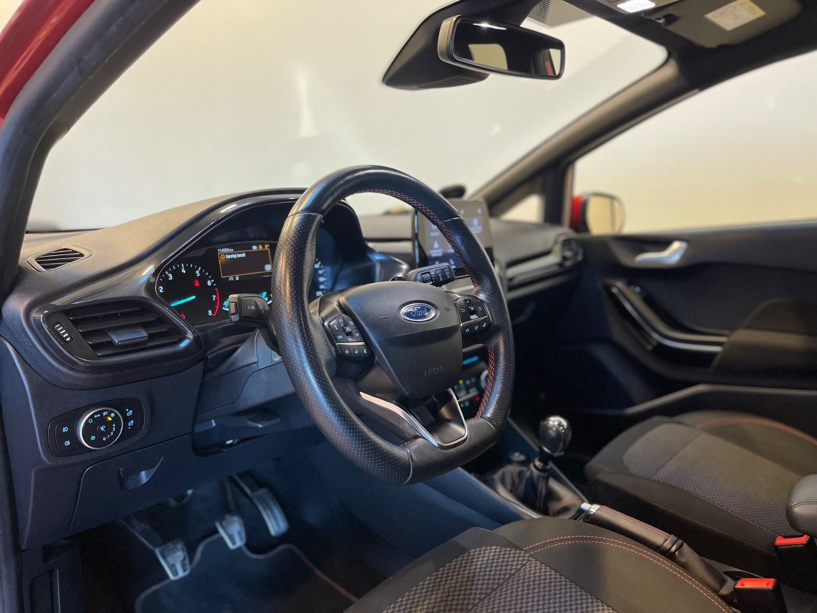 Blå Ford Fiesta fra 2021
