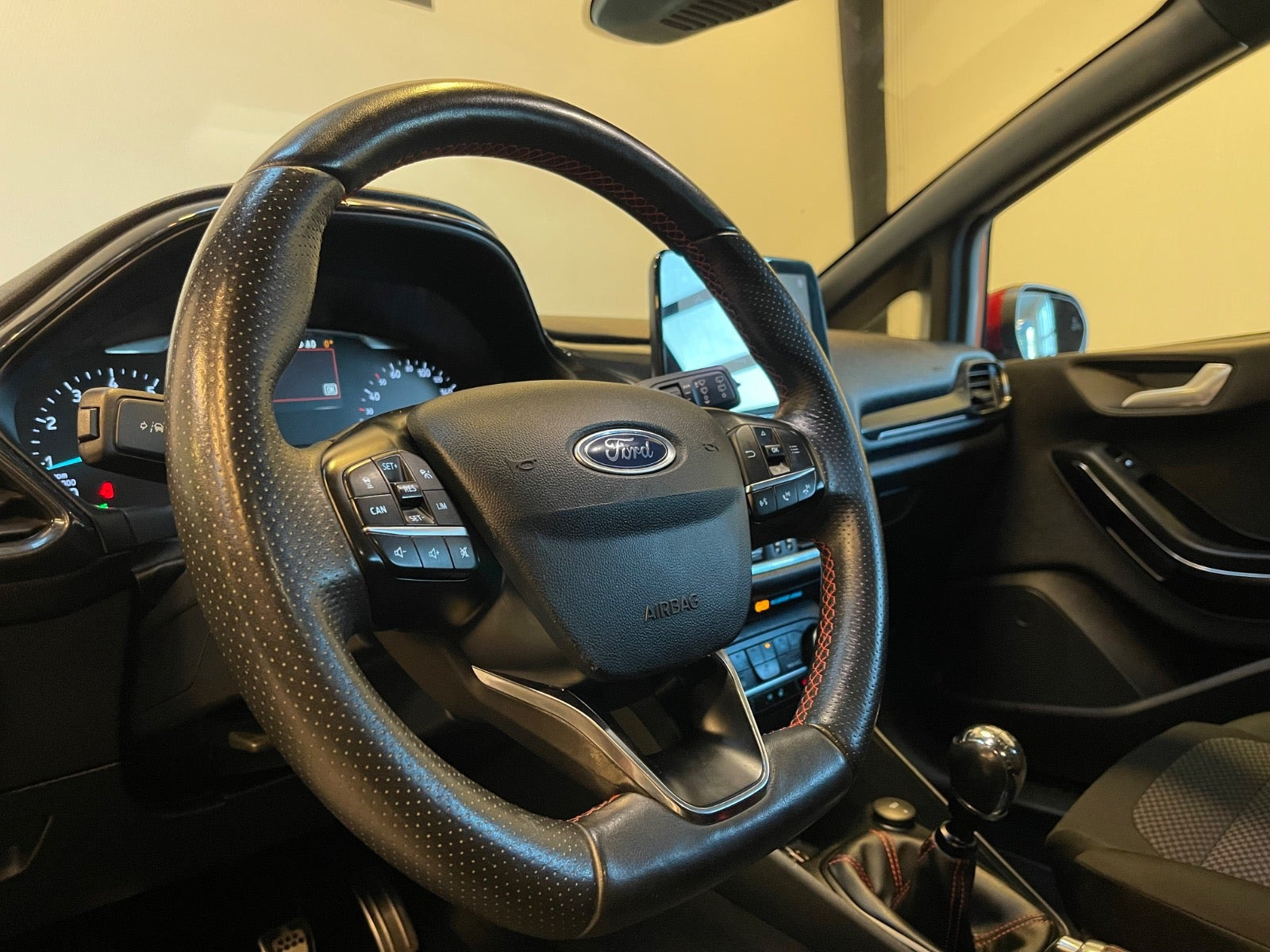 Blå Ford Fiesta fra 2021