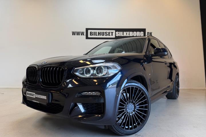 Blå BMW X3 fra 2020