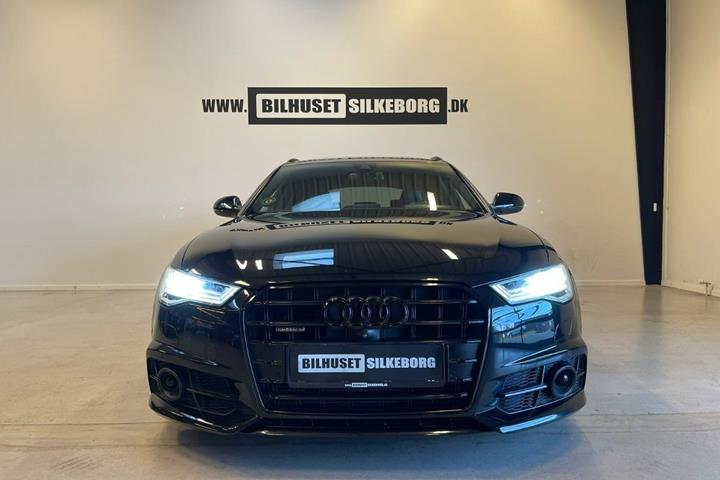 Rød Audi A6 fra 2017