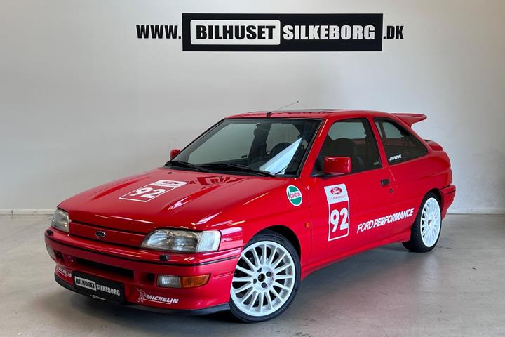Orange Ford Escort fra 1992
