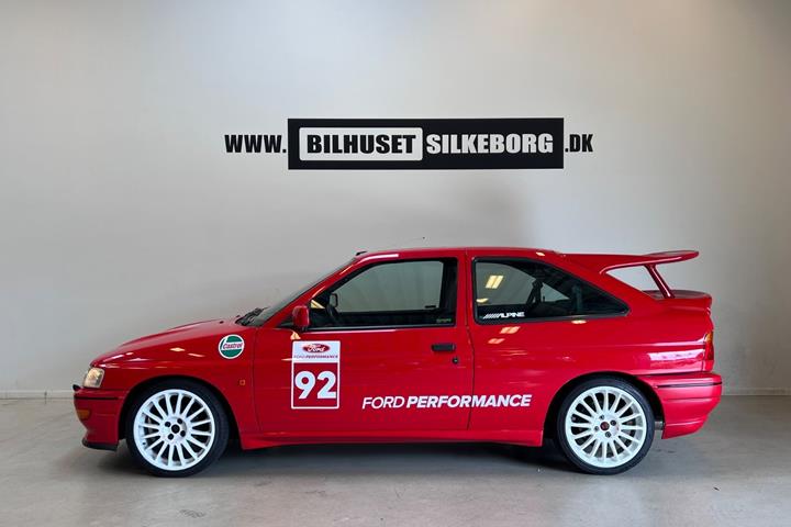 Orange Ford Escort fra 1992