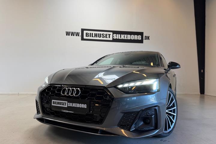 Grå Audi A5 fra 2020