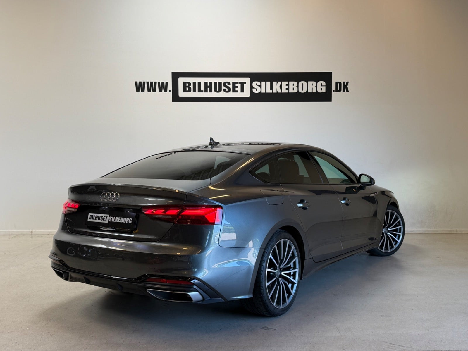 Grå Audi A5 fra 2020