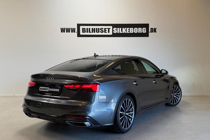 Grå Audi A5 fra 2020