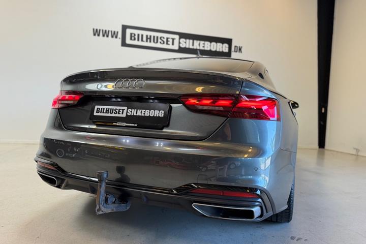 Grå Audi A5 fra 2020