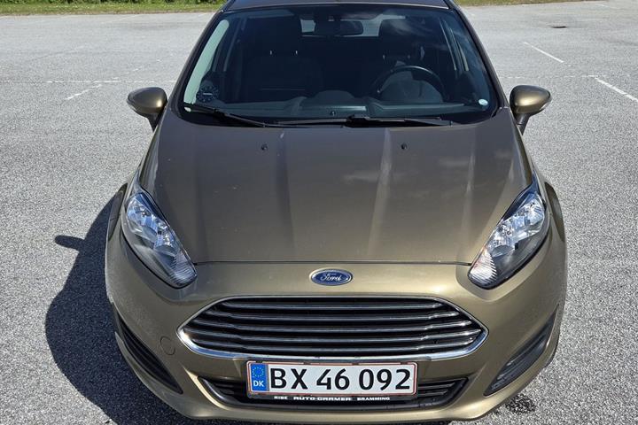 Brun Ford Fiesta fra 2014