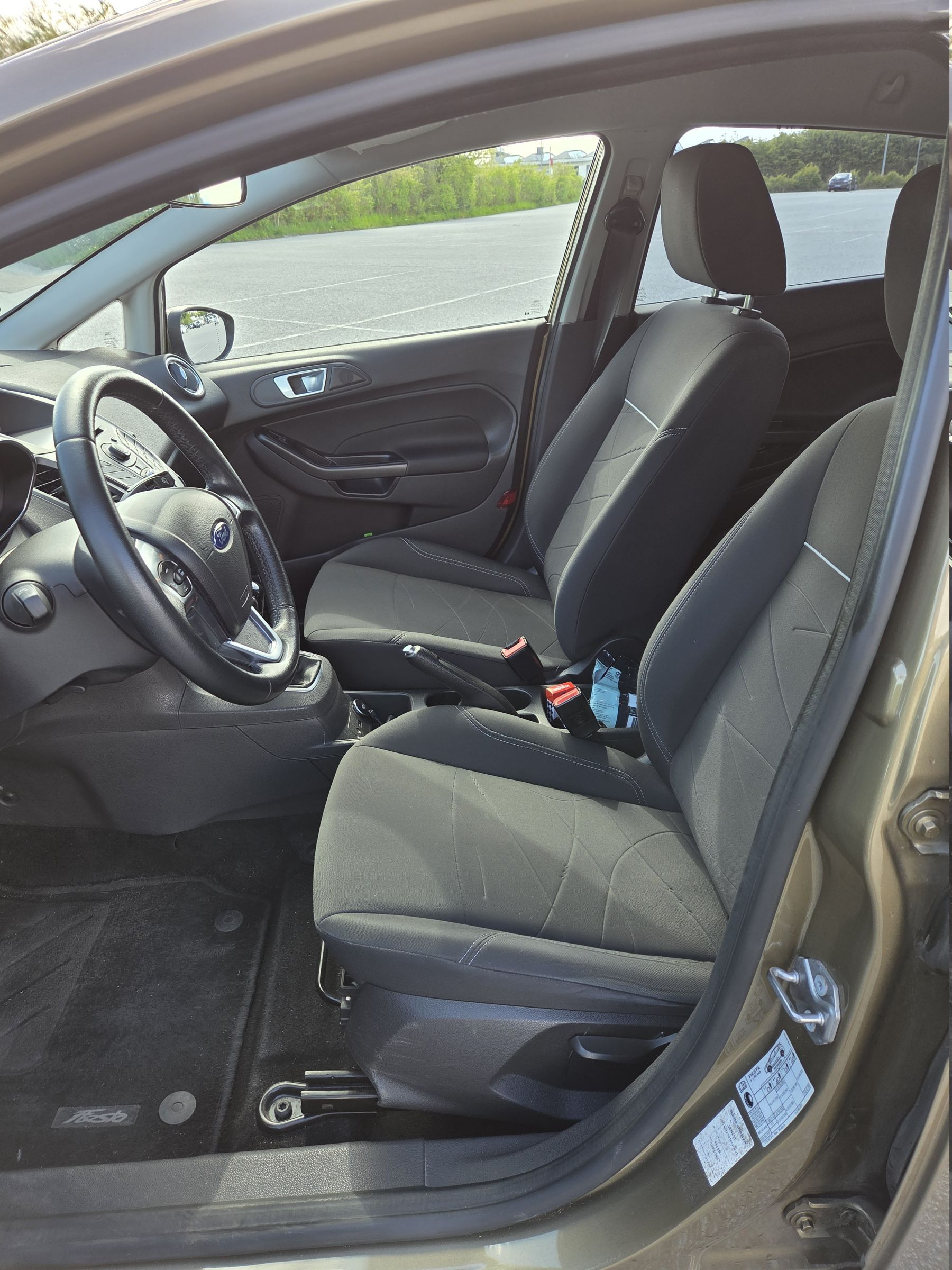Brun Ford Fiesta fra 2014