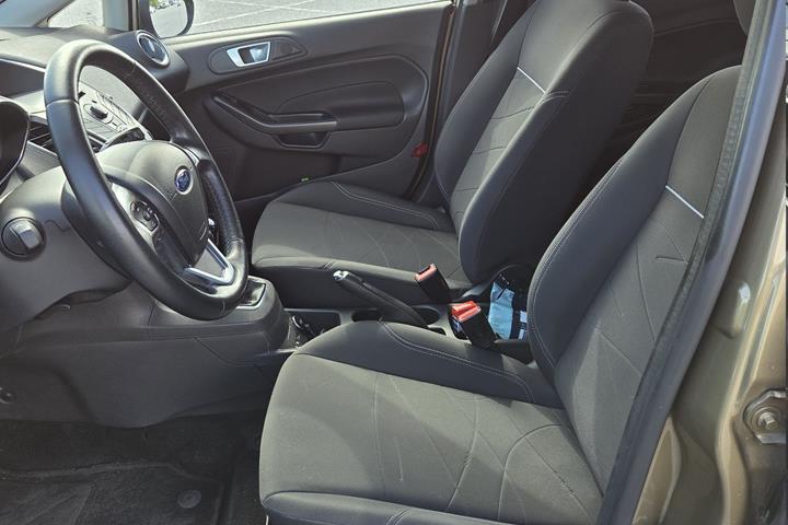Brun Ford Fiesta fra 2014