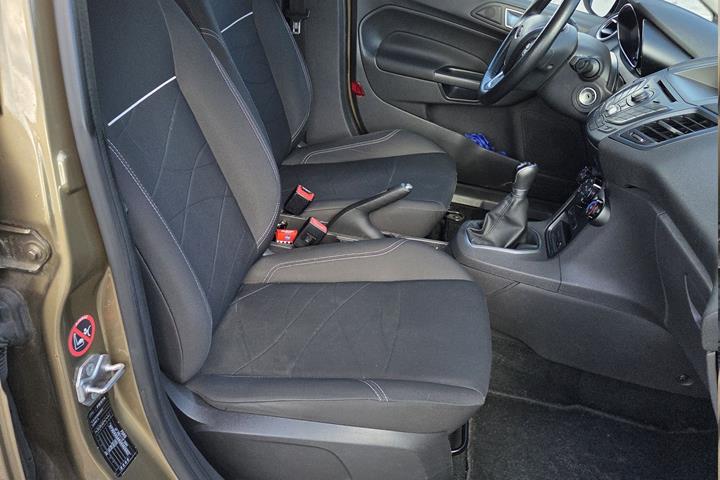 Brun Ford Fiesta fra 2014