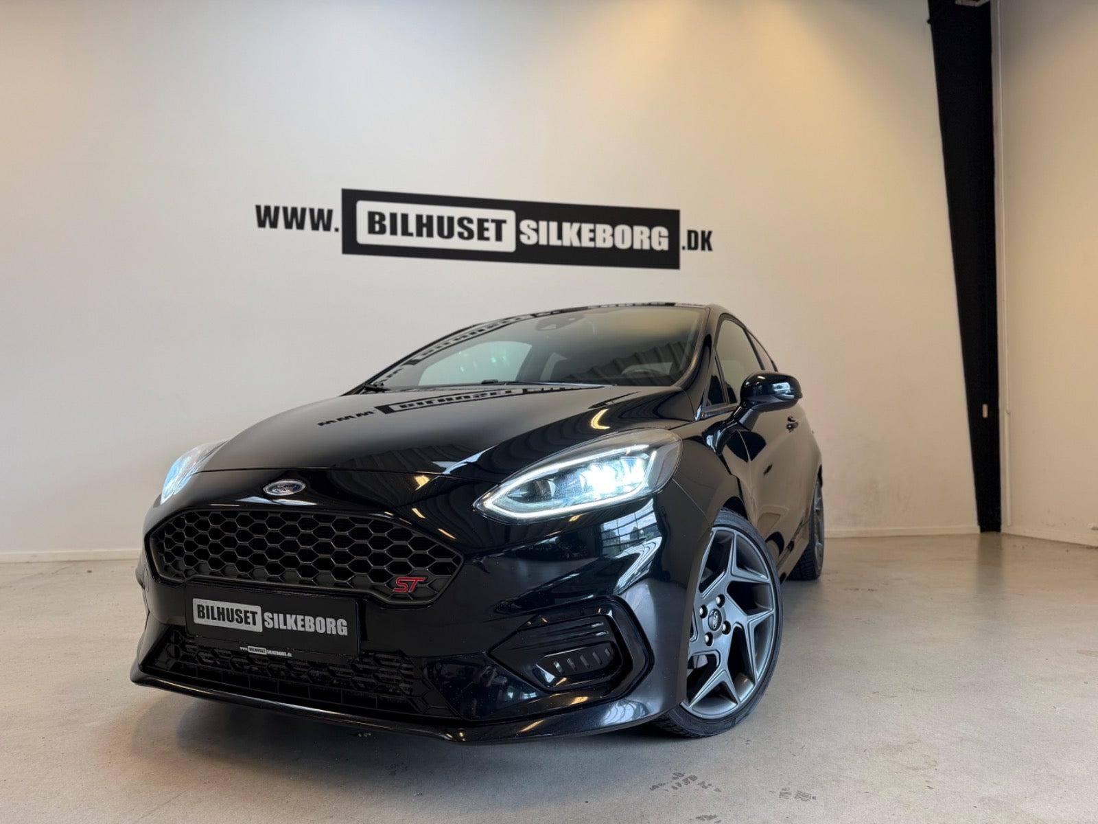 Blå Ford Fiesta fra 2019