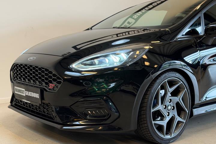 Blå Ford Fiesta fra 2019