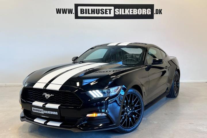 Hvid Ford Mustang fra 2015