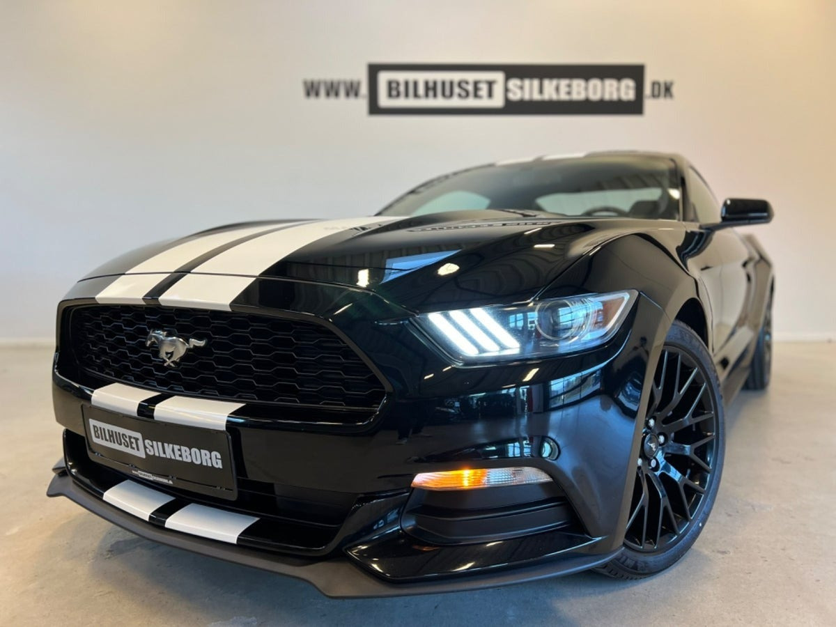 Hvid Ford Mustang fra 2015
