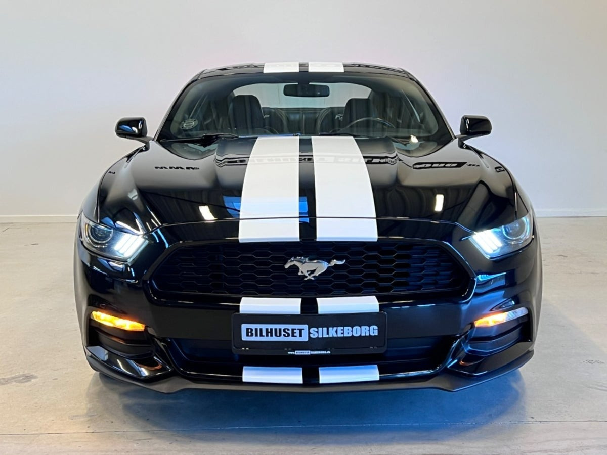 Hvid Ford Mustang fra 2015