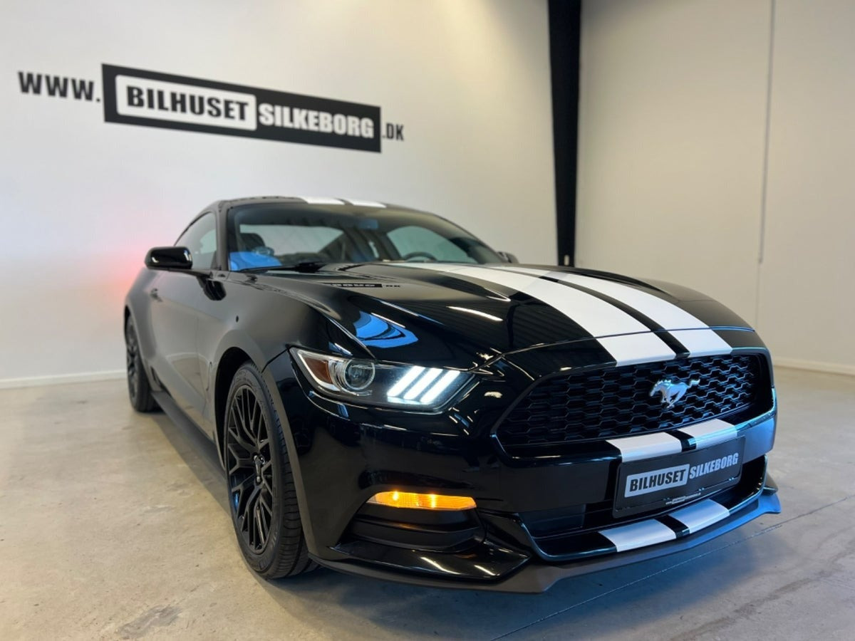 Hvid Ford Mustang fra 2015