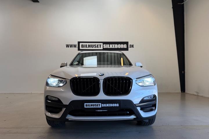 Sort BMW X3 fra 2018