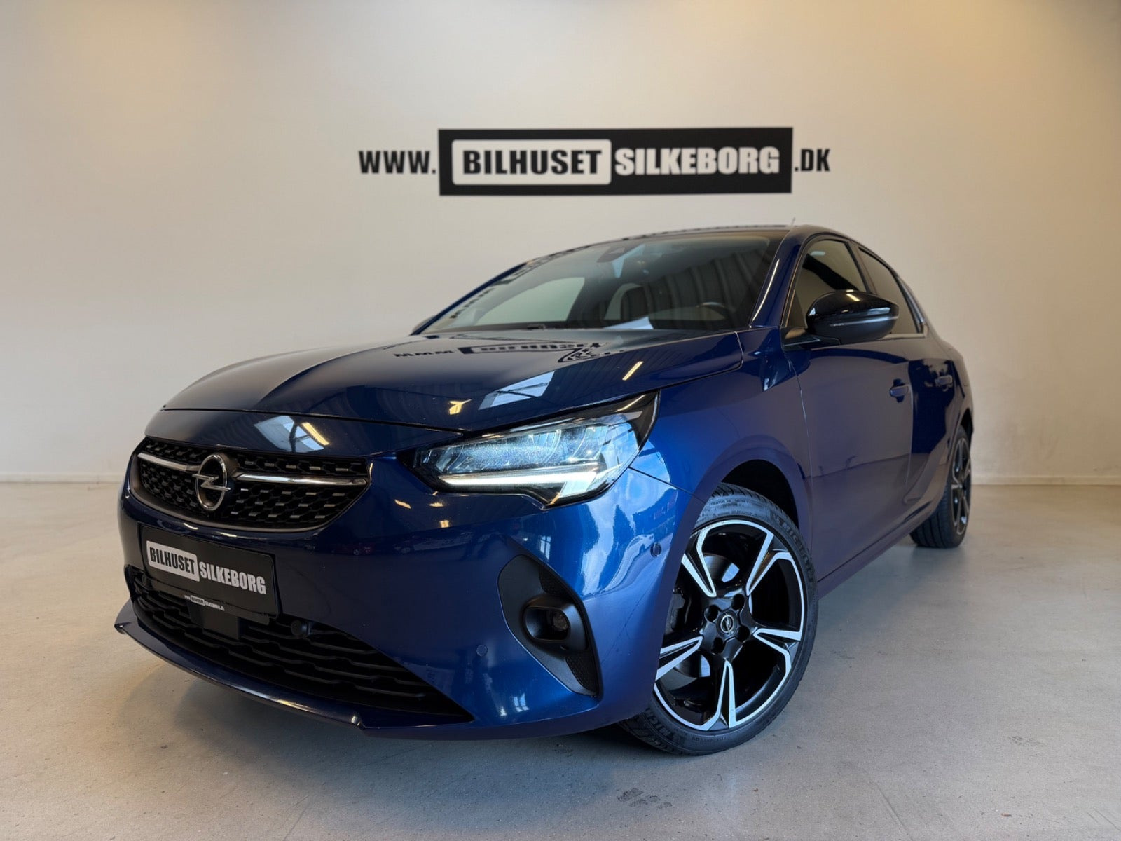 Blå Opel Corsa fra 2020