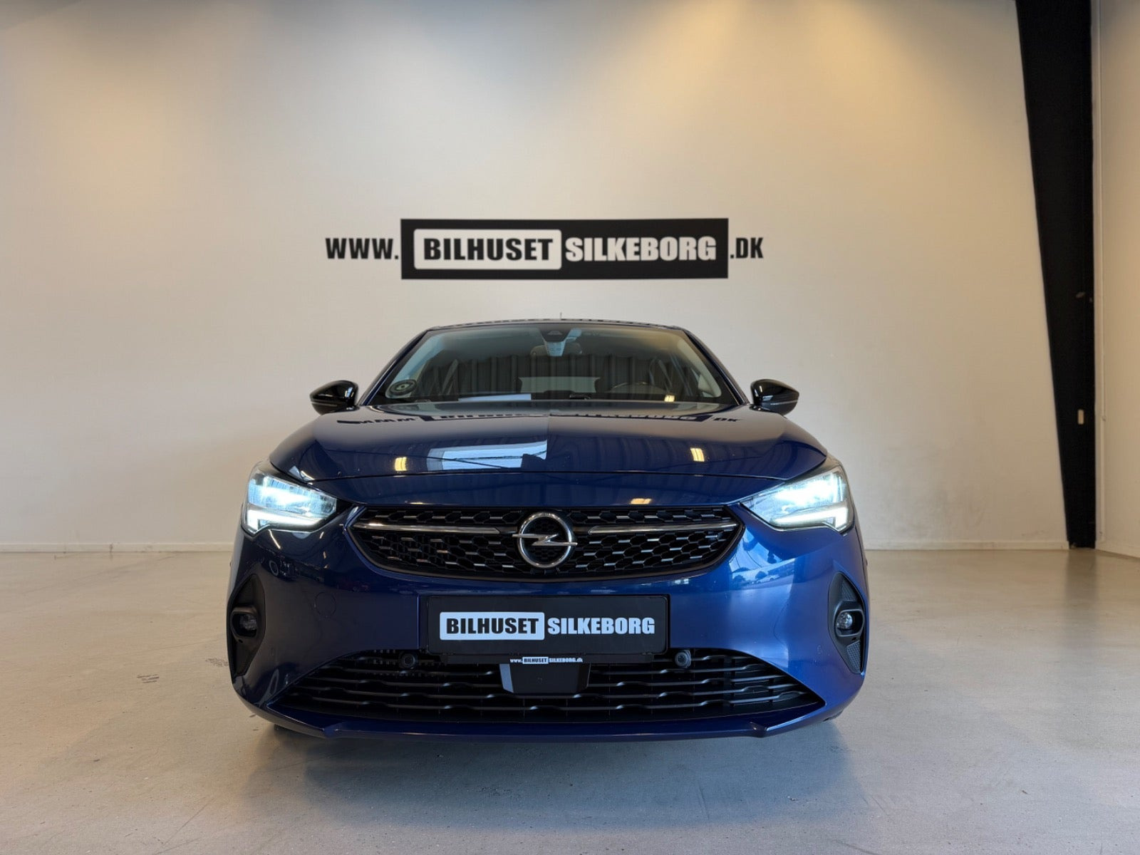 Blå Opel Corsa fra 2020