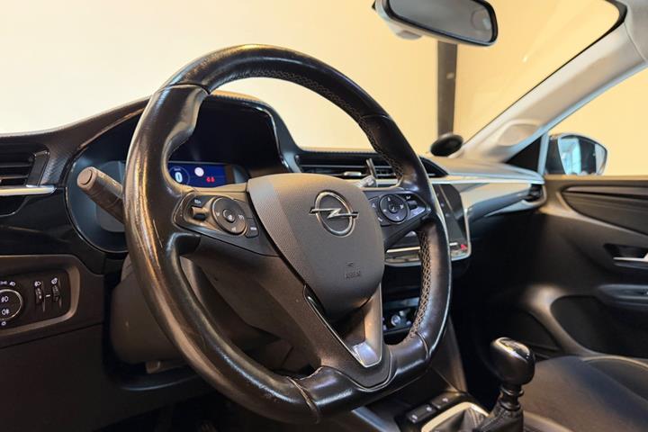 Blå Opel Corsa fra 2020