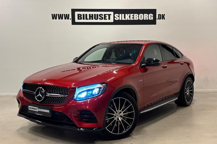 Rød Mercedes GLC43 fra 2017