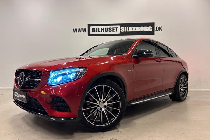 Rød Mercedes GLC43 fra 2017
