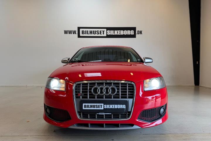 Rød Audi S3 fra 2007