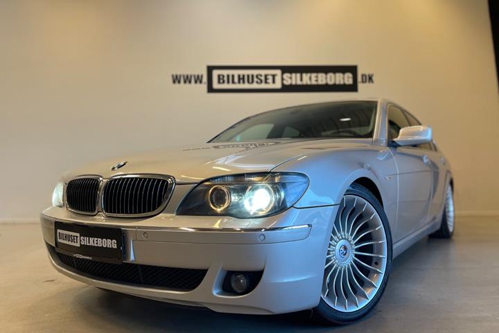 Grøn BMW 740i fra 2005