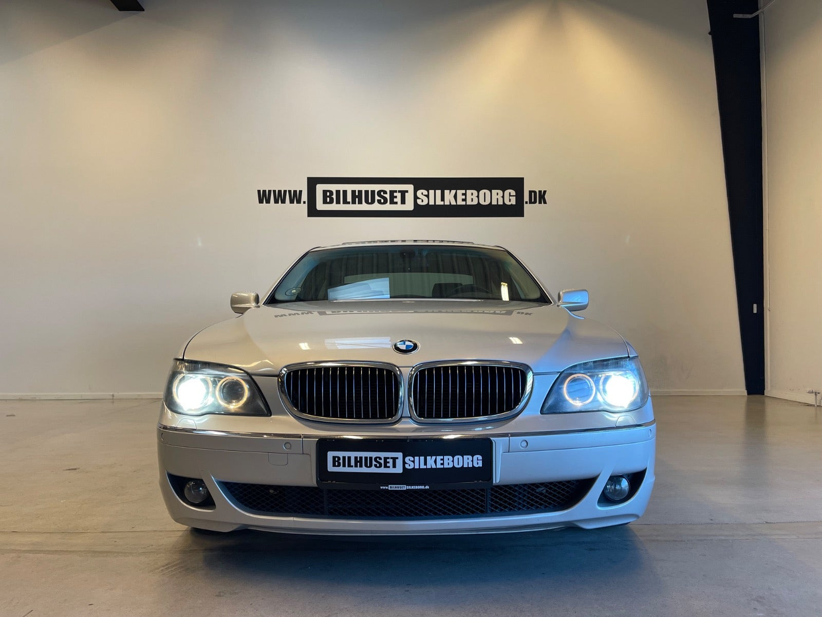 Grøn BMW 740i fra 2005