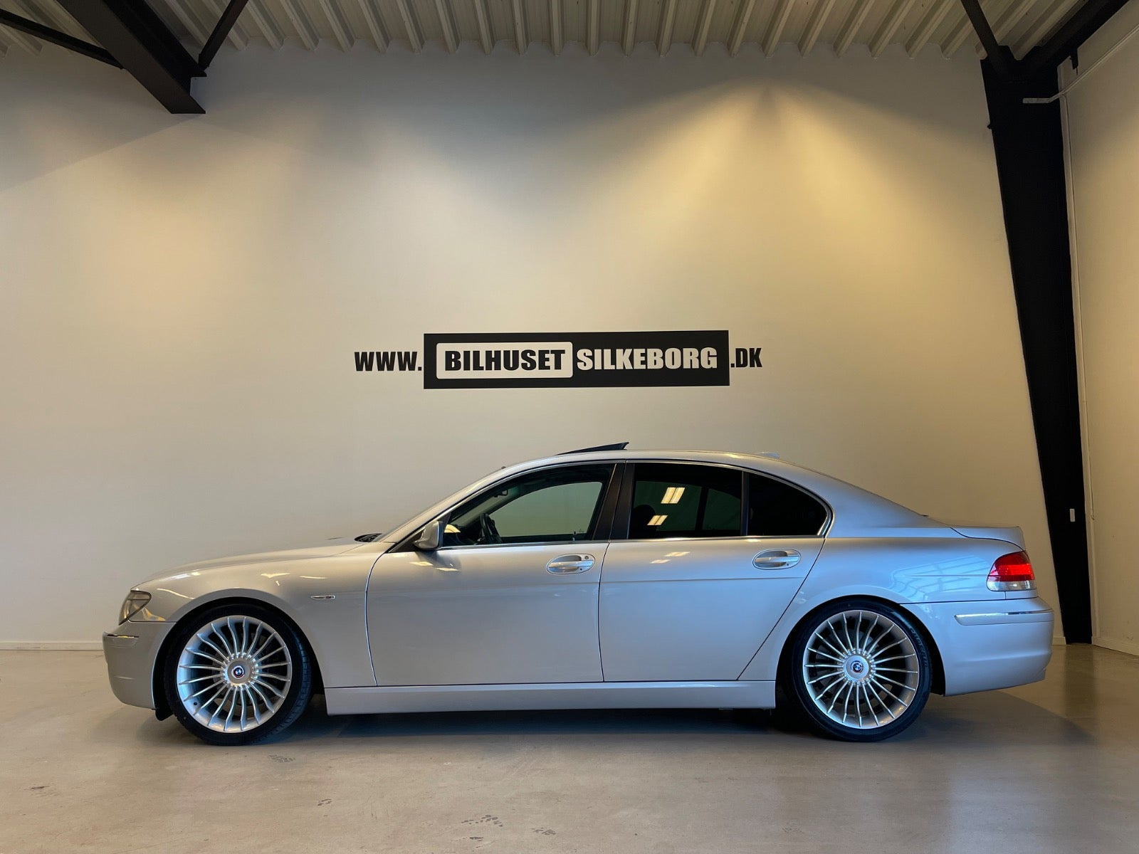 Grøn BMW 740i fra 2005