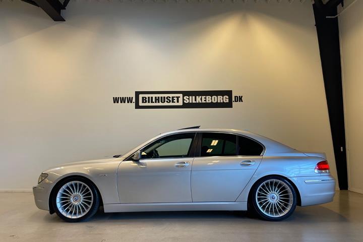 Grøn BMW 740i fra 2005
