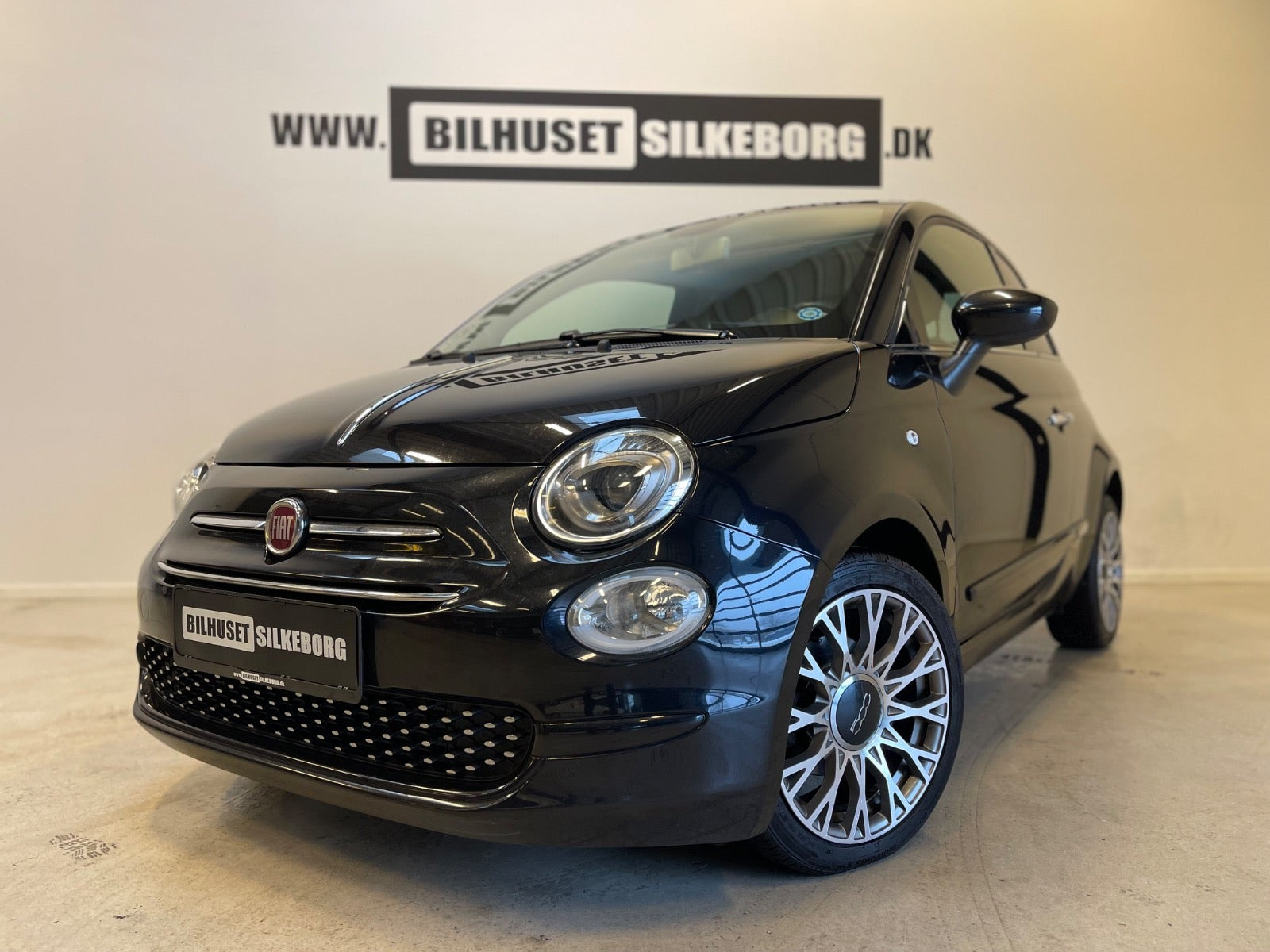 Grå Fiat 500 fra 2018