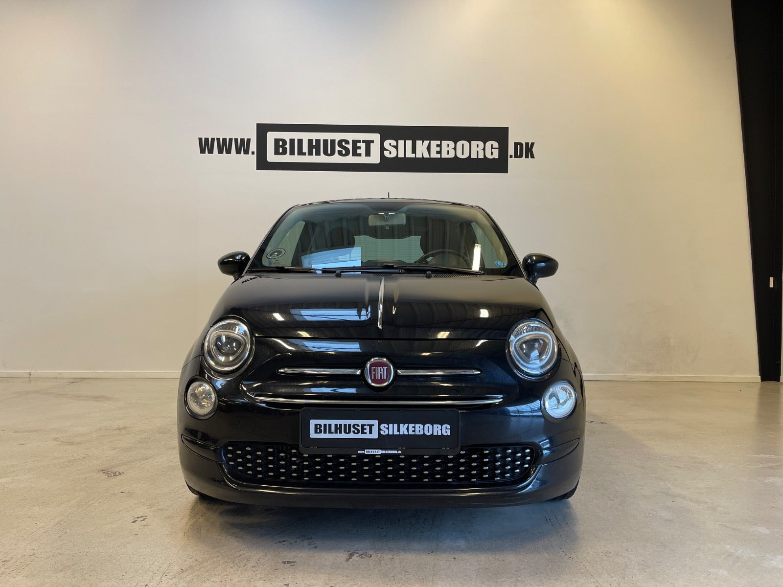 Grå Fiat 500 fra 2018