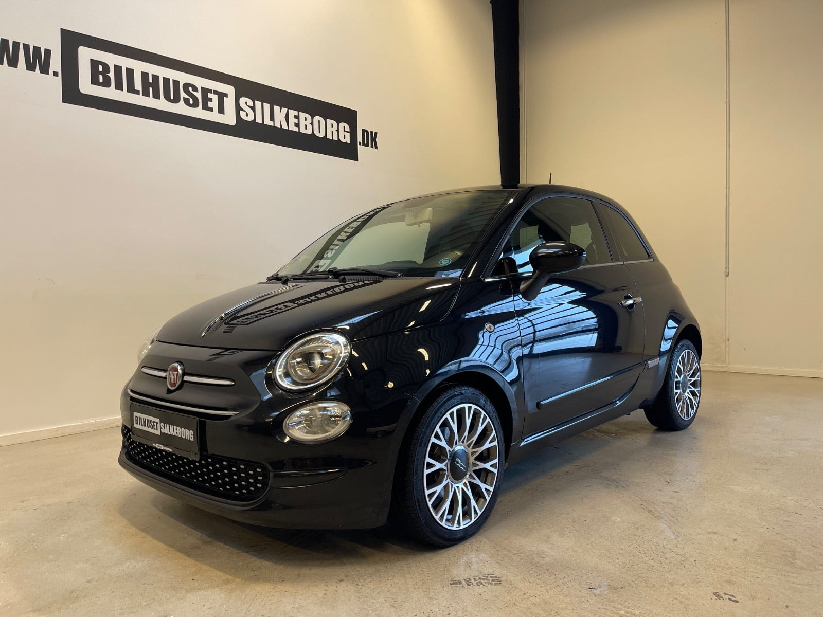 Grå Fiat 500 fra 2018
