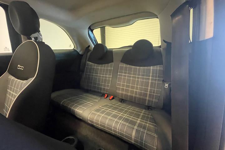 Grå Fiat 500 fra 2018