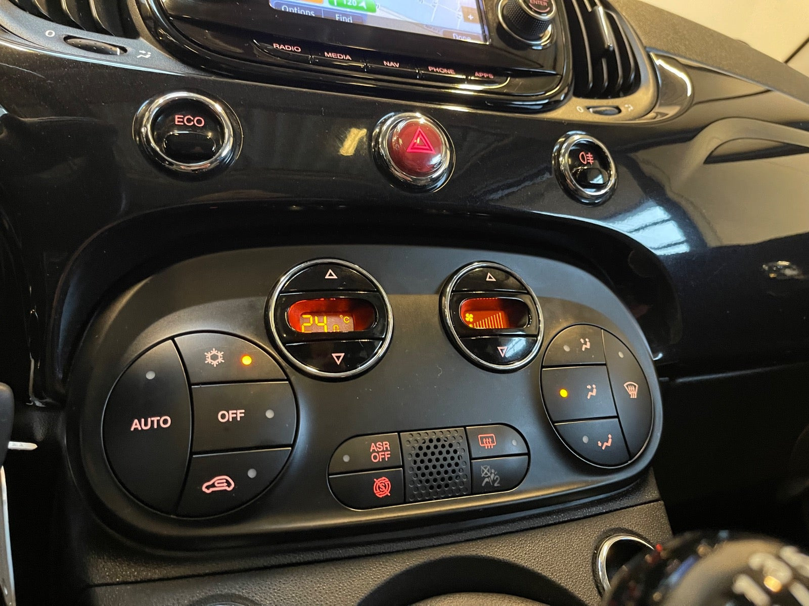 Grå Fiat 500 fra 2018