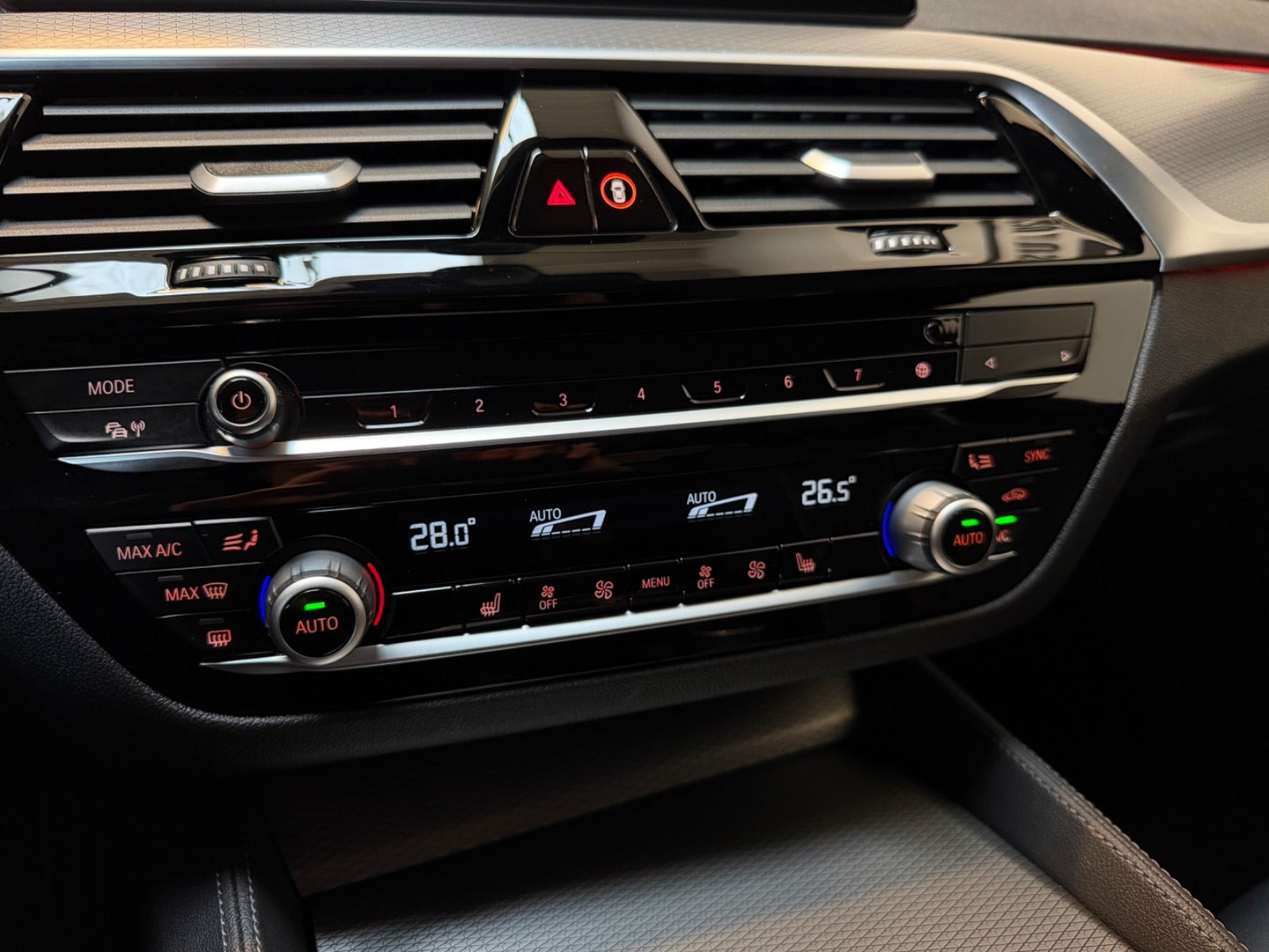 Sort BMW 530e fra 2020