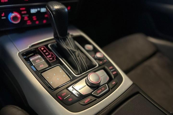 Grå Audi A7 fra 2015
