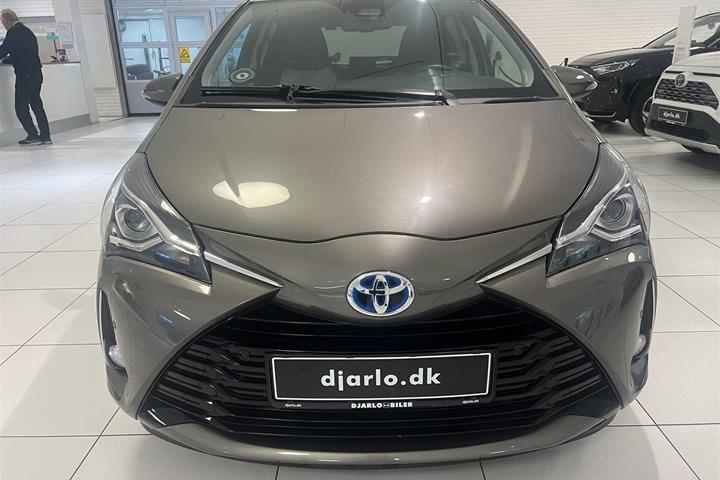 Brun Toyota Yaris fra 2019