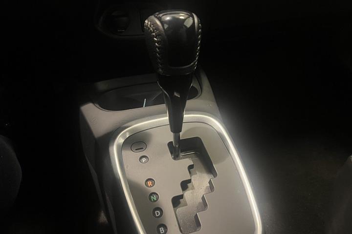 Brun Toyota Yaris fra 2019