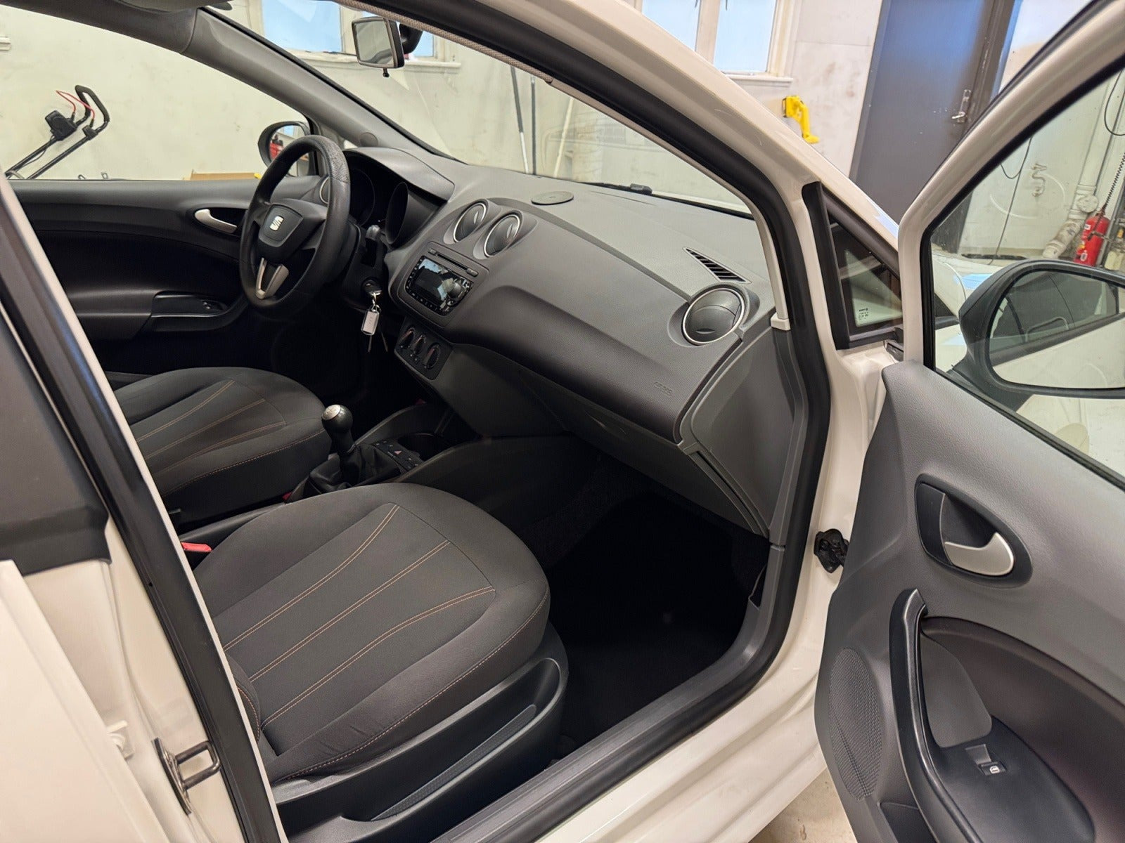 Hvid Seat Ibiza fra 2010