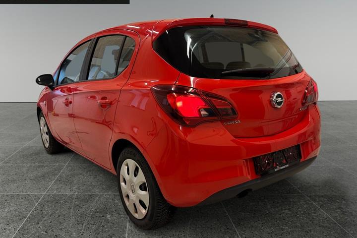 Rød Opel Corsa fra 2015