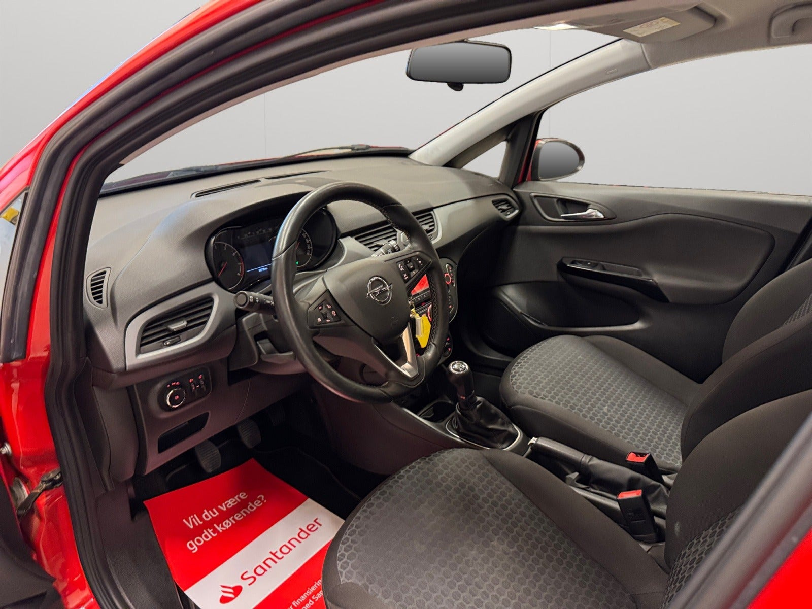 Rød Opel Corsa fra 2015