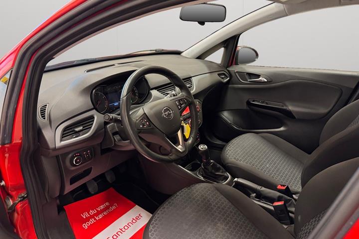 Rød Opel Corsa fra 2015