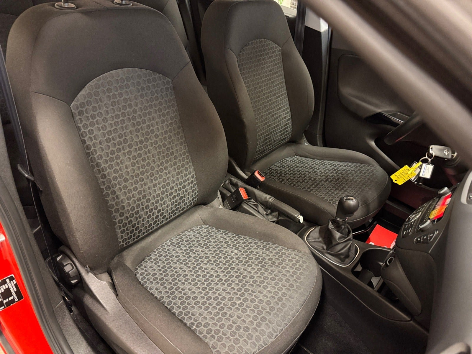 Rød Opel Corsa fra 2015