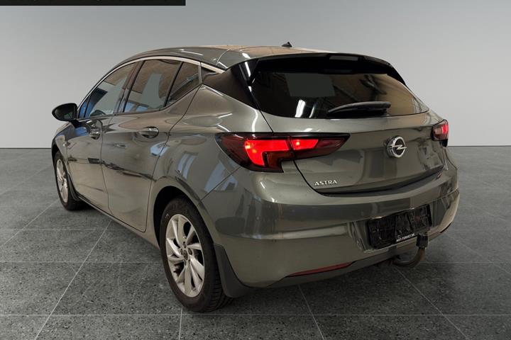Grå Opel Astra fra 2020