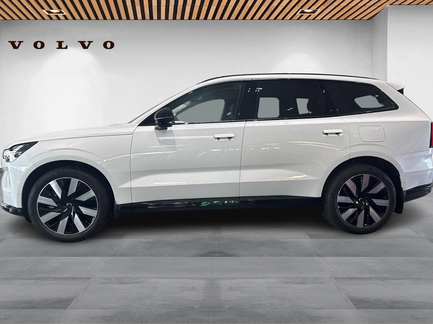 Hvid Volvo EX90 fra 2025