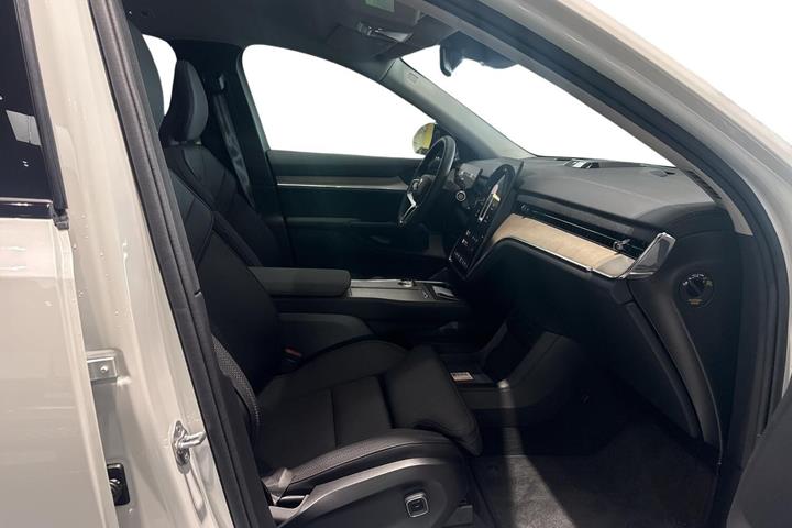 Hvid Volvo EX90 fra 2025